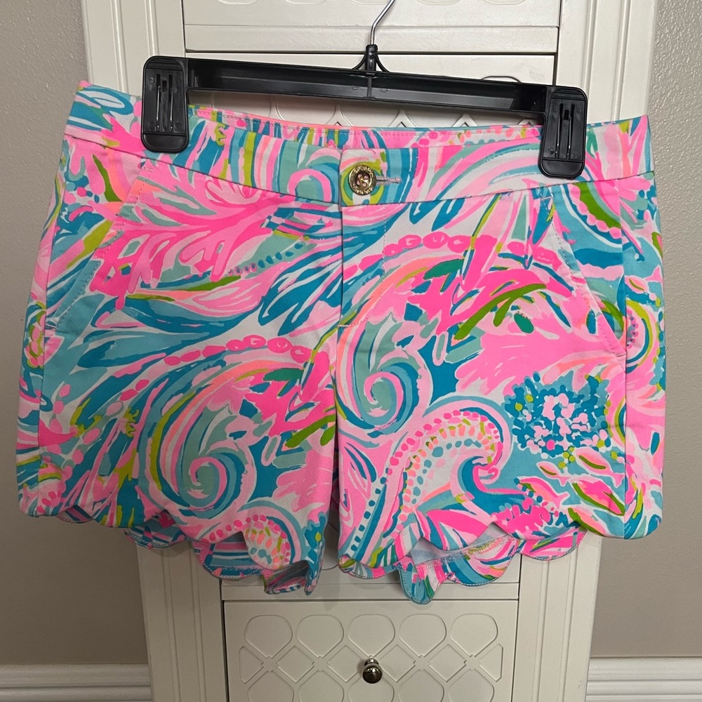 Lilly Pulitzer scalloped shorts